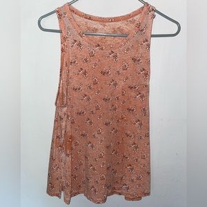 American eagle floral tank top with left breast pocket.